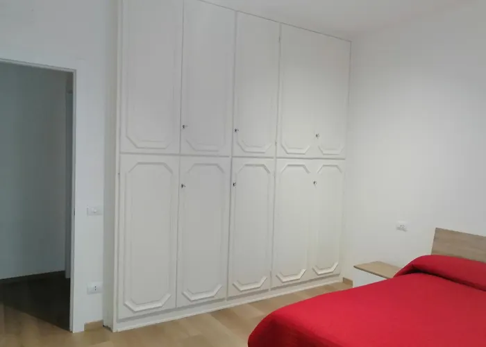 Slb House Apartment Rom